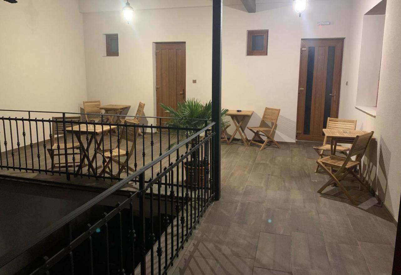 Cafe De La Creme Ξενοδοχείο Kuzelov Εξωτερικό φωτογραφία
